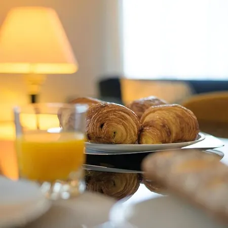 Le Coq Impérial - Parking - Spacieux