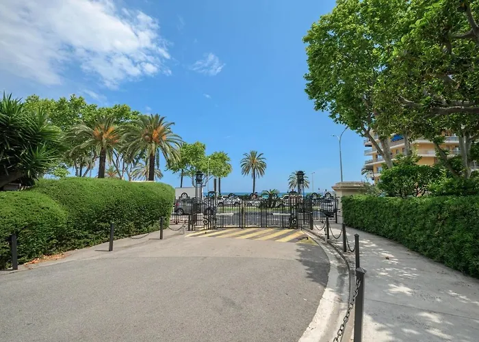 Le Coq Imperial - Parking - Ac - Wifi Μεντόν