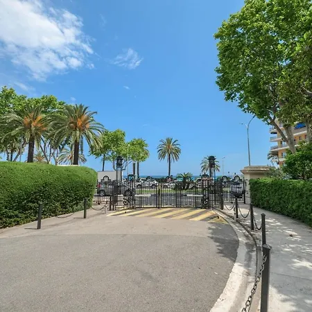 Le Coq Imperial - Parking - Ac - Wifi Μεντόν